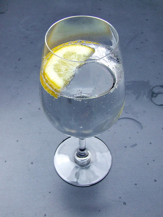 Лимонная вода по утрам польза и вред